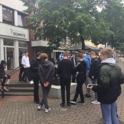 Schueler:innen setzen sich mit der juedischen Vergangenheit der Stadt Rotenburg auseinander.JPG