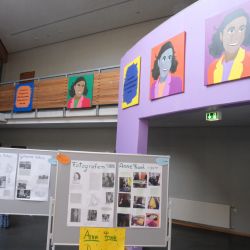 Blick auf die Ausstellung.JPG